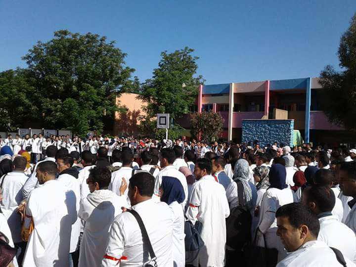 الأساتذة المتعاقدون يهجرون مقاعد التكوين ب17 مركزا ويتوعدون بمسيرة وطنية بالرباط -صور-