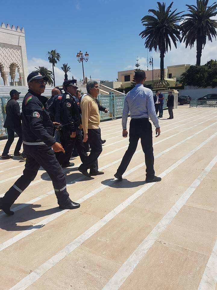 كما وصفه المصلون.. هذا هو منفذ محاولة الاعتداء على خطيب حسان- صورة