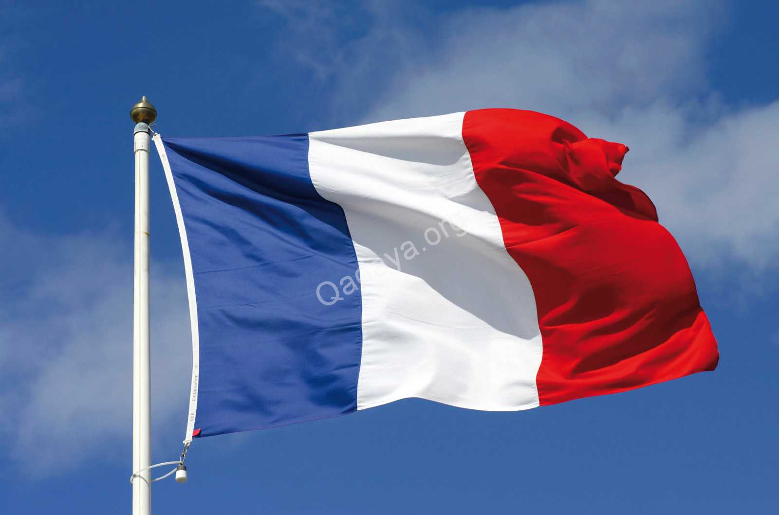 فرنسا ترحّل مغربيـــــا