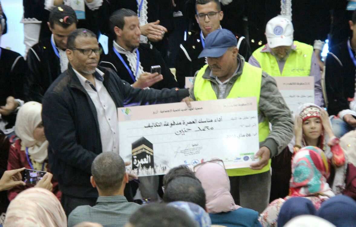 مبادرة شبابية في أيت ملول تمنح عاملي نظافة رحلة لأداء مناسك "العمرة"