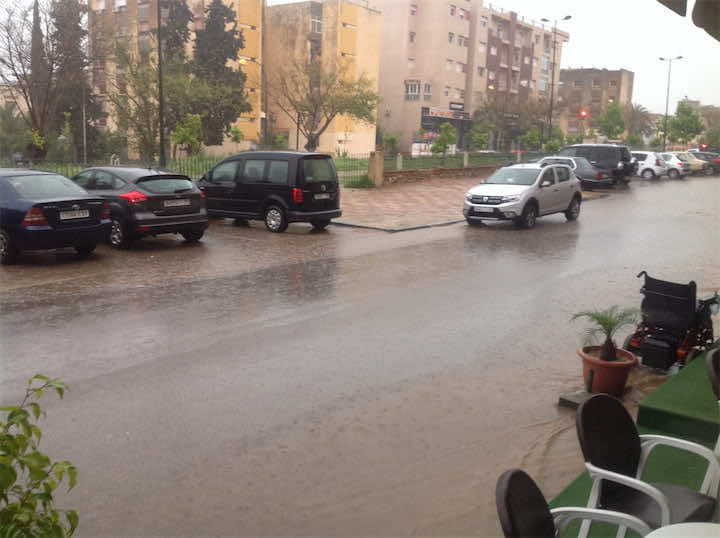 أمطار رعدية قوية تجتاح مكناس وسط تخوفات الفلاحين