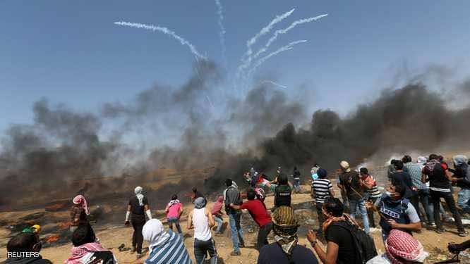 إسرائيل تقتل فلسطينيين في غزة.. ووفاة ثالث بالضفة