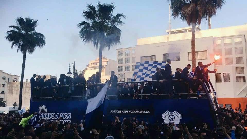 احتفالات إتحاد طنجة متواصلة قبل تسلم درع البطولة-فيديو-