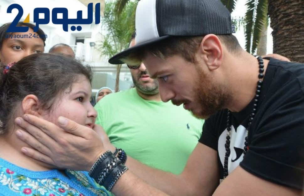 سعد لمجرد يفي بوعده ويزور الطفلة آية في منزل والديها - فيديو
