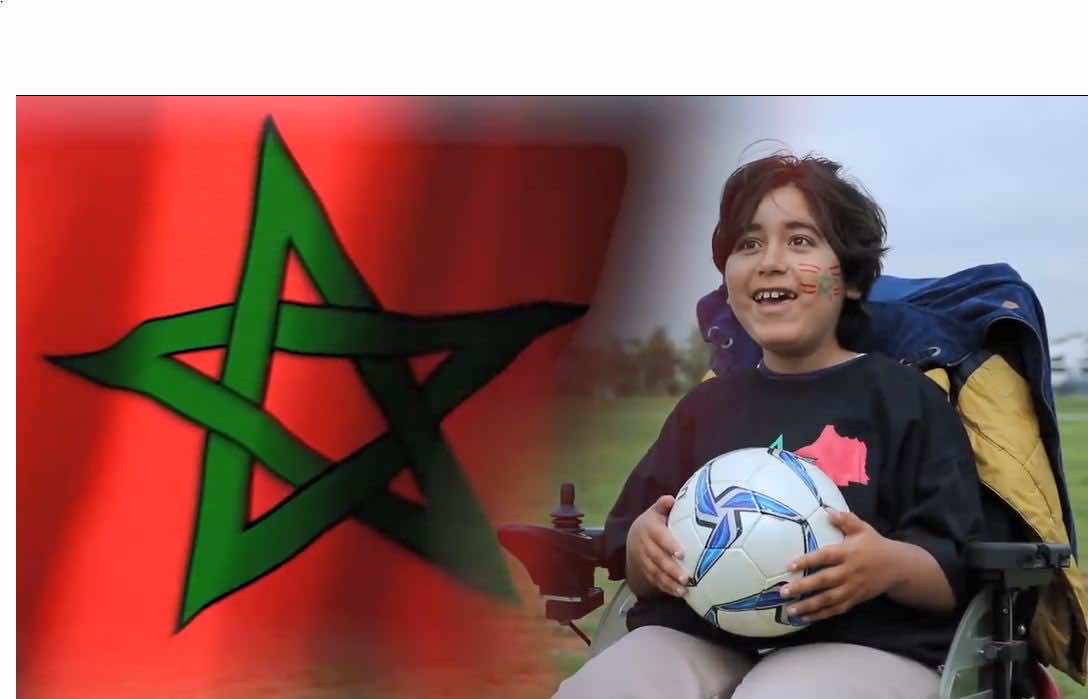 فنانون مغاربة يشجعون الأسود ويتغنون بالمغرب والملك - فيديو