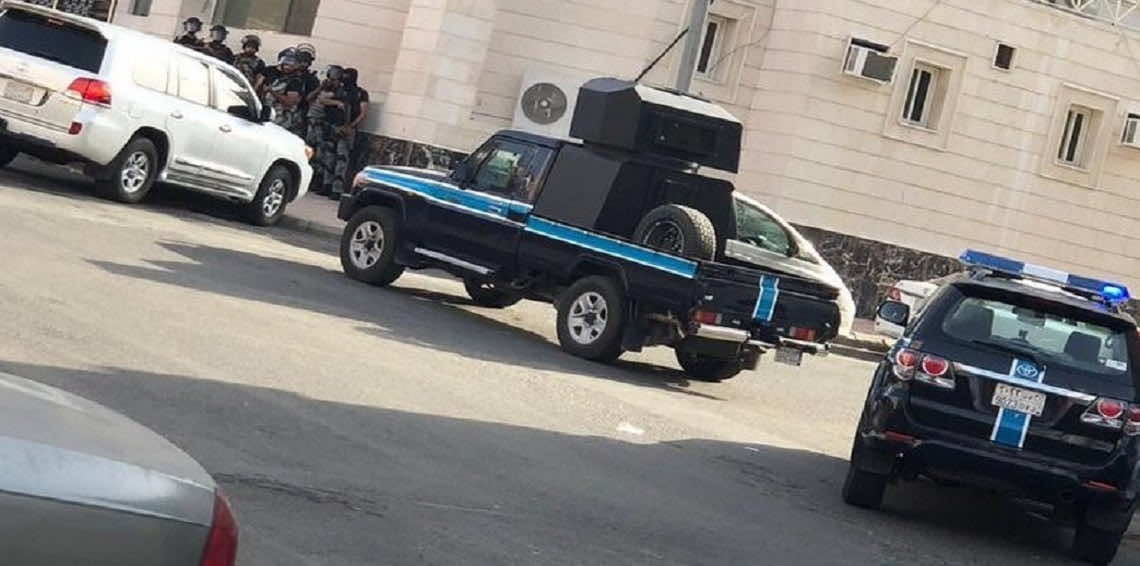 اعتقال مطلوبين خلال مداهمة أمنية في مكة المكرمة