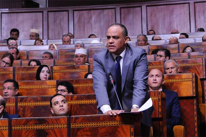 صيادلة ينذرون رئيس مقاطعة بالدار البيضاء بشأن "انتحال صفة" بعد توزيع أدوية
