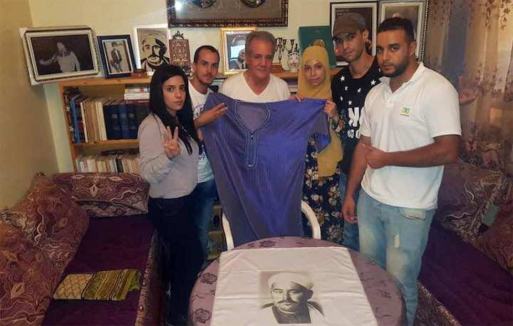 عائلة "الزفزافي" تُفطر بالماء فقط.. والأب للمعتقلين: الصمود فشجاعتكم وسام على صدوركم- فيديو