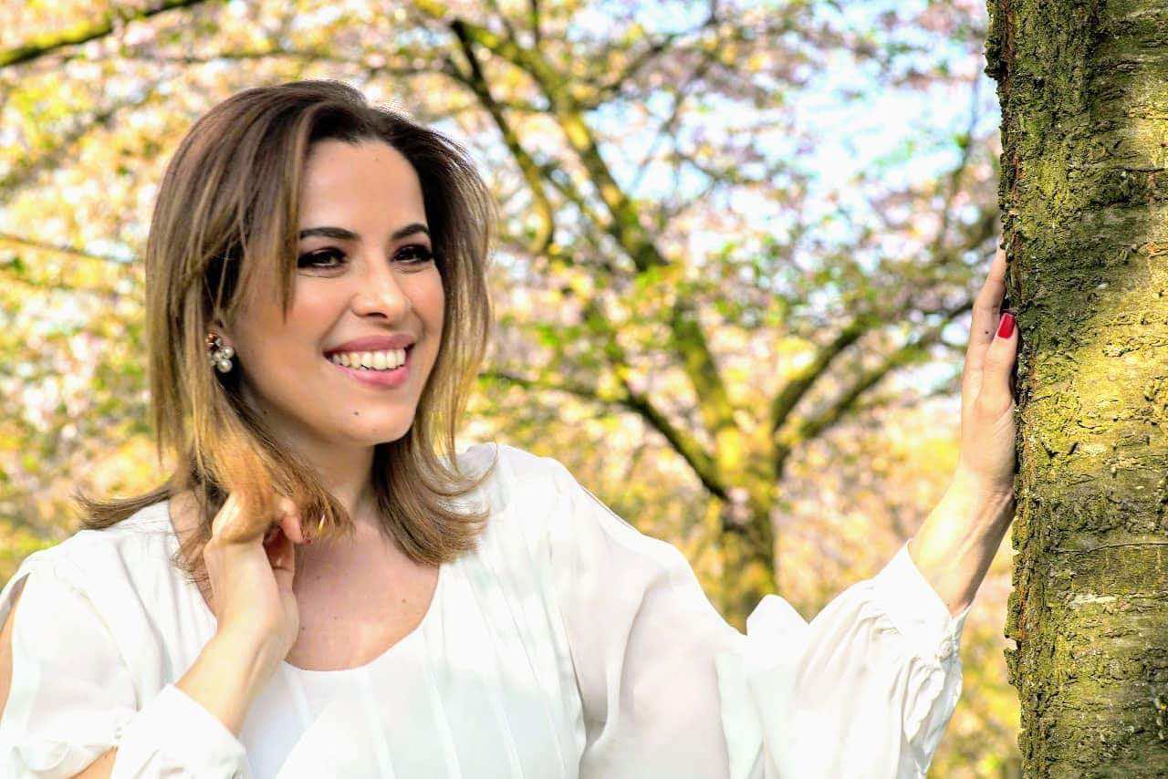 فنانة الملحون سناء مرحتي تقدم أغنية "أحنا جيناك" بلمسة جديدة