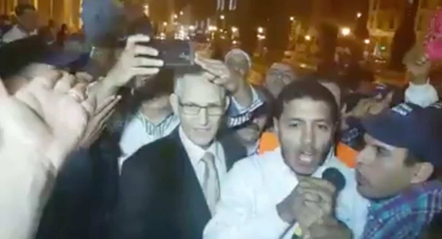 الداودي يخرج للشارع ويهتف مع عمال سنطرال ضد المقاطعة:"هذا عيب هذا عار"!- فيديو