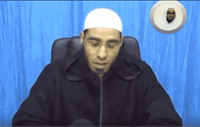 المقرئ العلامي..."حنجرة ذهبية" تستقطب أزيد من 20 ألف مصل في أكادير