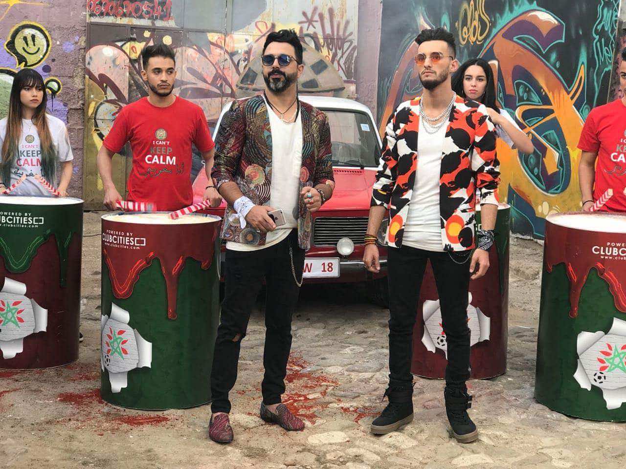 تفاصيل حصرية عن كليب بهاوي وشوقي لتشجيع الأسود في روسيا - صور