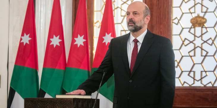 رئيس الوزراء الأردني يسحب مشروع قانون ضريبة الدخل