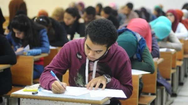 الجزائر تقطع الإنترنت وتحجب "فيسبوك" لمحاربة الغش في امتحانات الباكالوريا