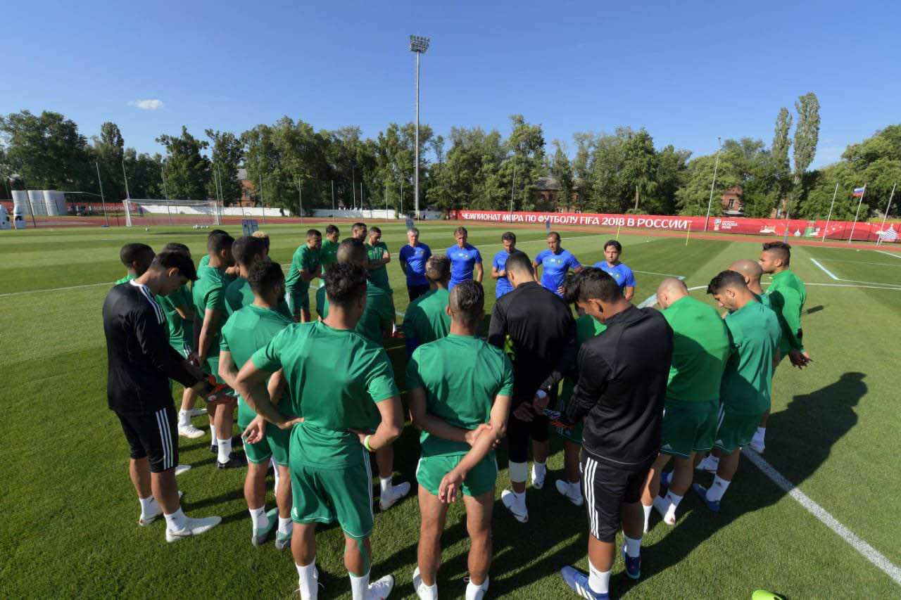 المنتخب الوطني يُمنع من التدرب على ملعب السلام