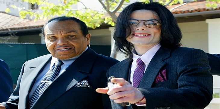 وفاة والد مايكل جاكسون عن عمر 89 عامًا بمرض خطير