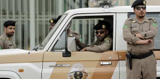 خادمة تقتل طفلة طعنًا وتصيب شقيقها