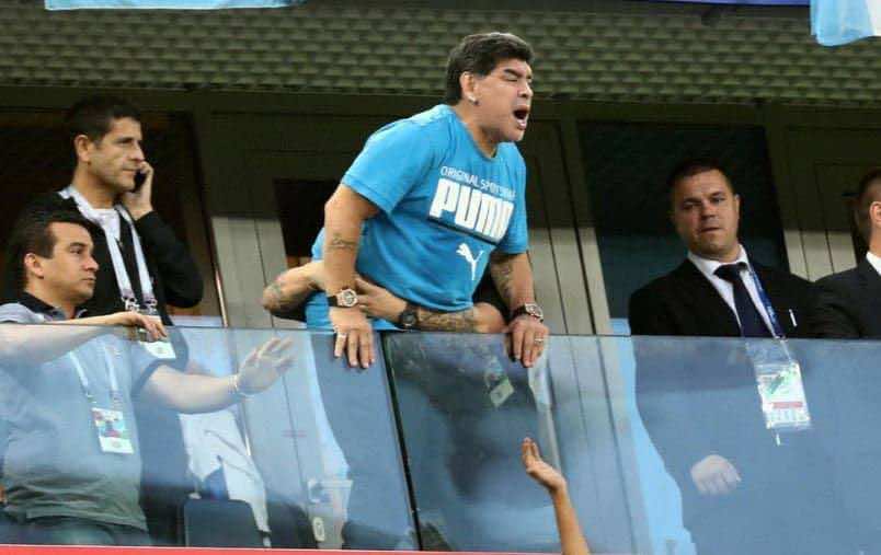 "فيفا" تنتقد تصريحات مارادونا المتكررة