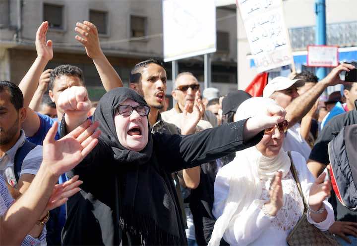 آلاف الحناجر تصدح بصوت الحرية من البيضاء: أطلقوا سراح أبناء الريف - صور