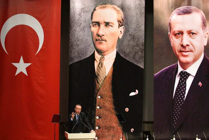 تركيا أردوغان.. لغز حيّر العالم الإسلاميون «يتسلّلون»