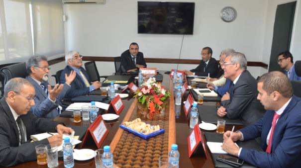 الحكومة تتشاور مع ل"إيركام" لإدماج الأمازيغية في إصلاح الإدارة