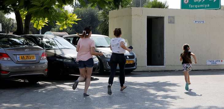 إسرائيل تقصف مواقع في غزة والفلسطينيون يردون بإطلاق الصواريخ‎