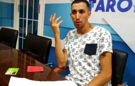 عون سلطة سابق يدخل في إضراب عن الطعام بمليلية المحتلة ويطالب باللجوء السياسي