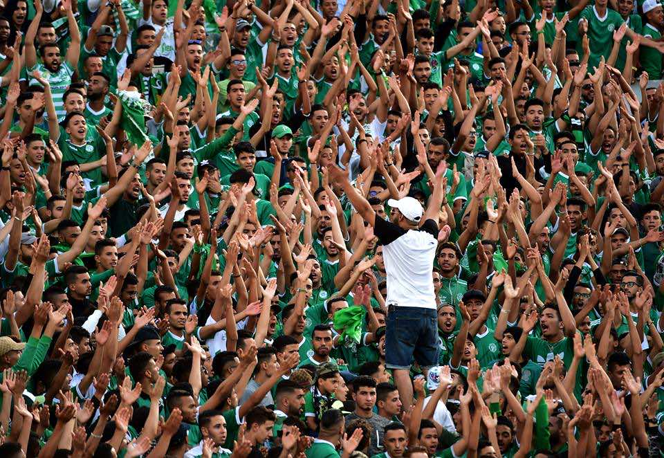 انطلاق عملية بيع تذاكر قمة الرجاء الرياضي بكأس "الكاف"