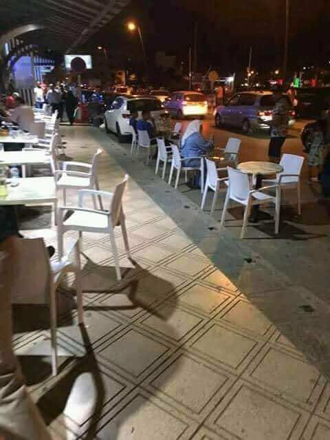 في غياب رقابة السلطات... دعوات لمقاطعة الجلوس في مقاهي تحتل الأرصفة