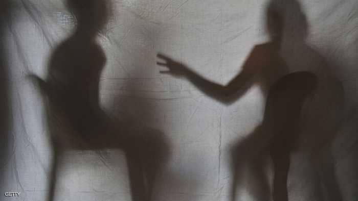 مسن يستغل فتاة جنسيا لمدة 15 عاما بـ"خدعة شيطانية"