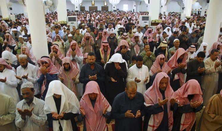 الموبايل" بالسعودية يحصي أنفاس خطيب الجمعة"