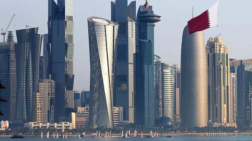 أزمة الخليج تشتد عشية العيد..البحرين توقف إصدار التأشيرات للقطريين