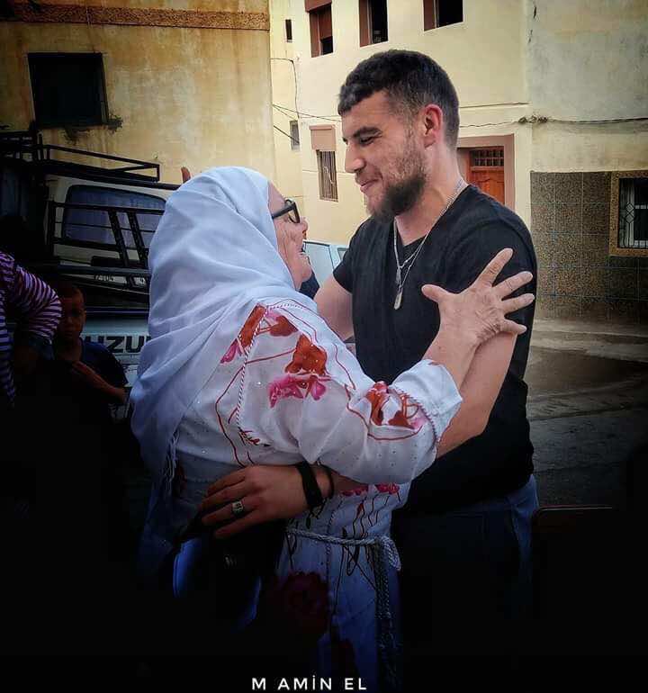 صباح العيد من الحسيمة.. فرح وزغاريد لاستقبال "أبناء الريف" المفرج عنهم