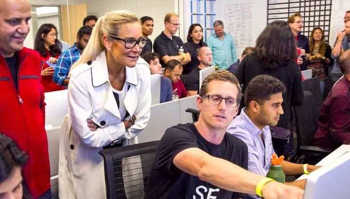 بينها غوغل وآبل.. 15 من كبريات الشركات لا تشترط شهادات جامعية في التوظيف