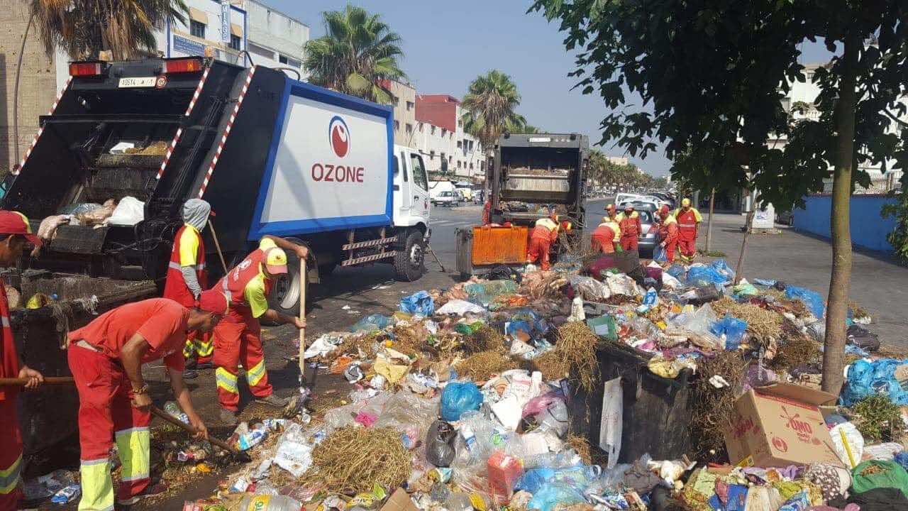 عمال النظافة.. جنود خفاء من أجل نظافة البيئة في عيد الأضحى-صور