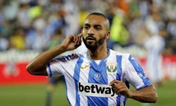 تفوق على ميسي وكوتينهو.."منبوذ رونار" ضمن التشكيلة المثالية للدوري الإسباني