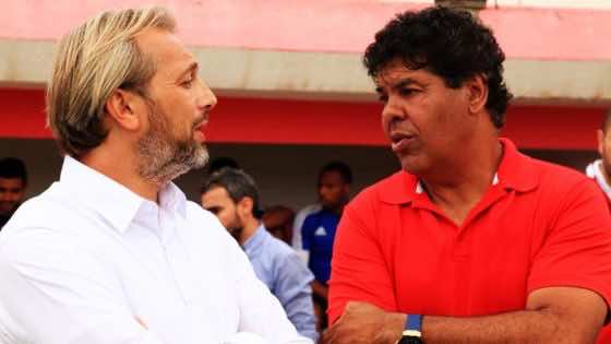 المدير الرياضي للوداد يعلن رحيله ويتوعد "محاربيه" بإطلاق "رشاشه"