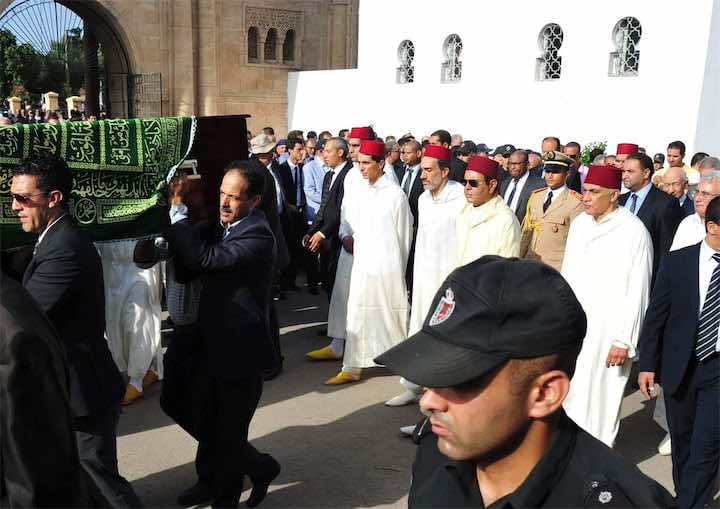 هكذا تم تشييع جثمان الراحل العمراني بحضور الأمير مولاي رشيد- صور