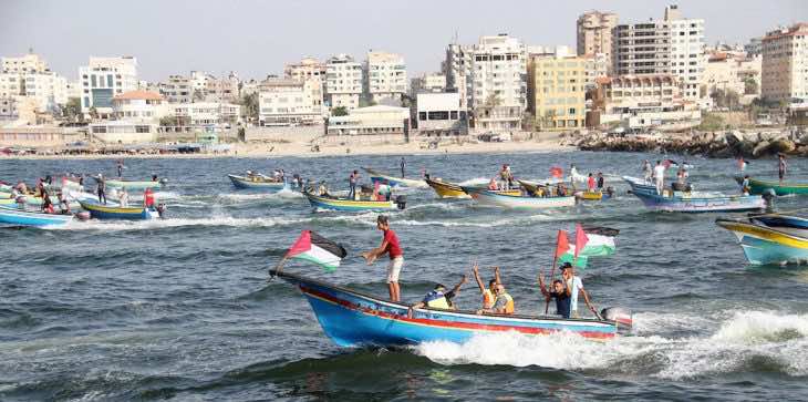 شهيد فلسطيني وعشرات الإصابات في “مسير بحري” شمال غزة
