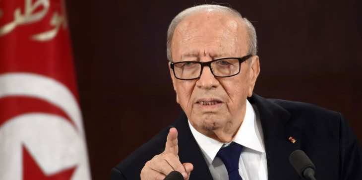 جدل بسبب طلب نيابي عزل الرئيس السبسي