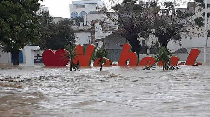 الفيضانات تخلف خمسة قتلى في تونس والمغرب يقدم تعازيه