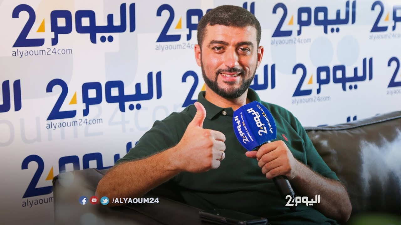 الأستاذ "ميكي ماوس" يتلقى مساعدة لبناء مرافق صحية بمدرسته القروية