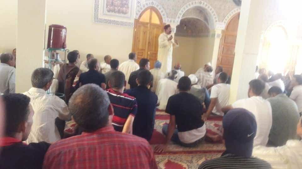 مثير ..برلماني من فريق أخنوش يعقد لقاء تواصليا في مسجد بضواحي شفشاون - فيديو