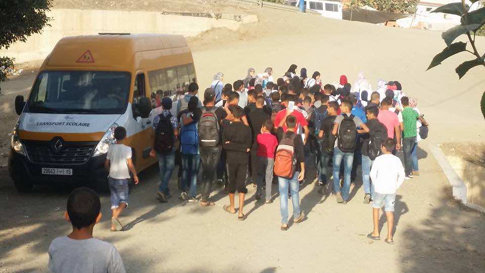 تلاميذ بـ "الجبهة" يقاطعون الدراسة لغياب النقل..يقطعون 20 كيلومترا يوميا على الأقدام! – صور