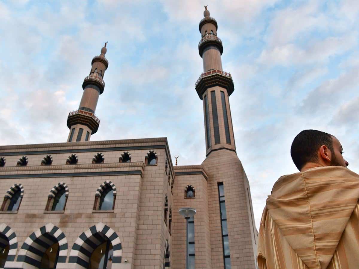 في تصريح مثير..رئيس هيئة المساجد المغربية في هولندا: وقوفنا مع السعودية واجب ديني