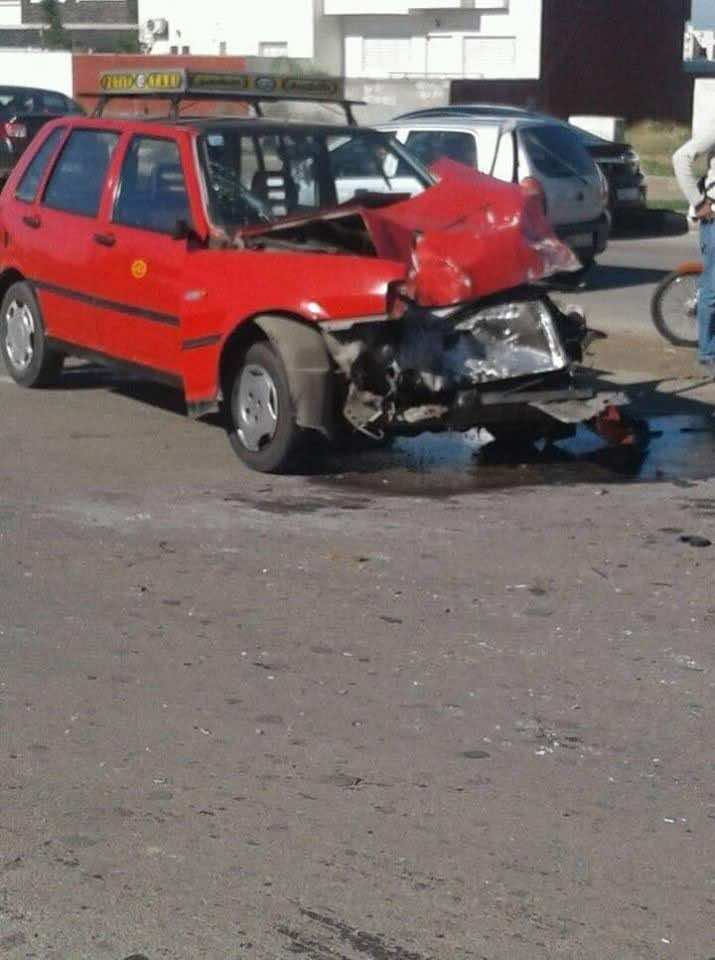 حادثة سير خطيرة بعد اصطدام عنيف بين سيارة أجرة وشاحنة بفاس