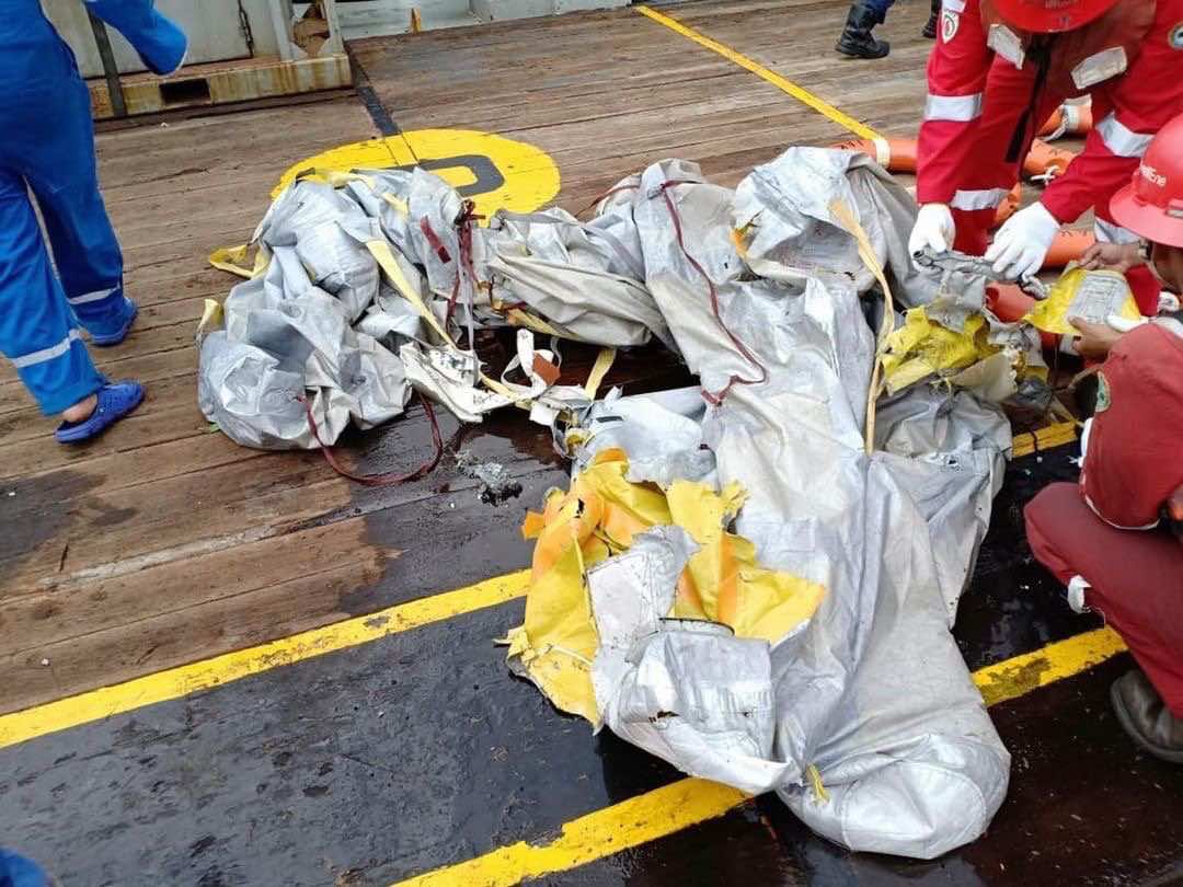 تحطم طائرة أندونيسية على متنها 188 شخصا.. رضيعان ضمن الركاب