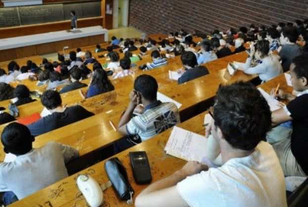 جديد فضيحة "الماستر" بفاس.. متابعة أستاذ جامعي في حالة اعتقال
