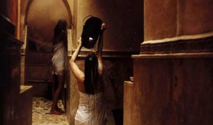 أمن البيضاء يوقف امرأة متلبسة بتصوير النساء عاريات داخل حمام شعبي