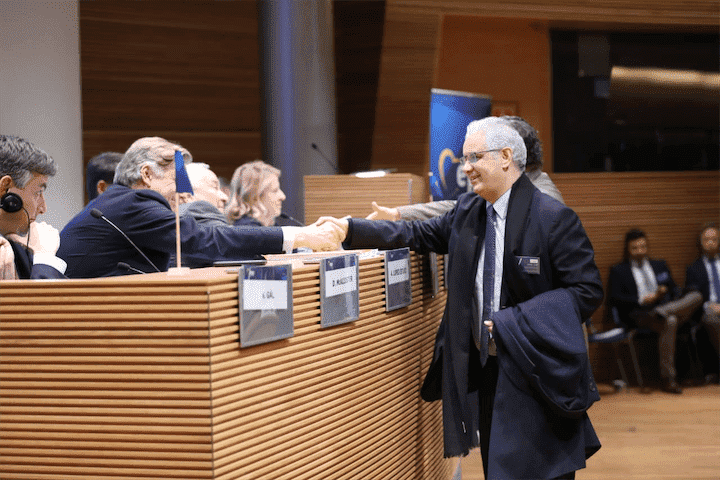 حزب الإستقلال ينضم كشريك إستراتيجي للحزب الشعبي الأوروبي